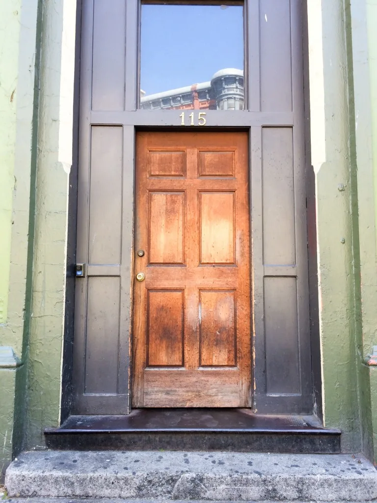 Seattle Underground Tour - Legal Miss Sunshine