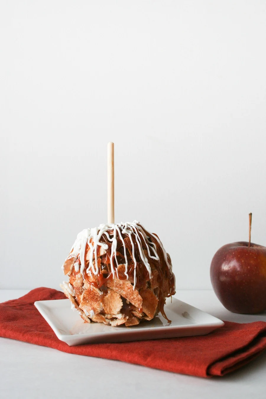 Apple Pie Caramel Apple Recipe // Legal Miss Sunshine