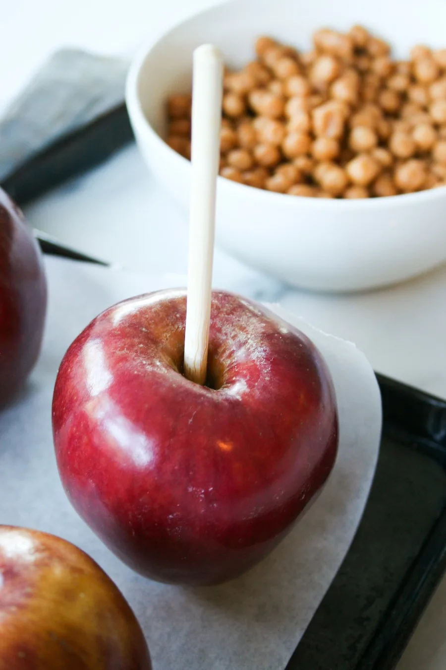 Apple Pie Caramel Apple Recipe // Legal Miss Sunshine