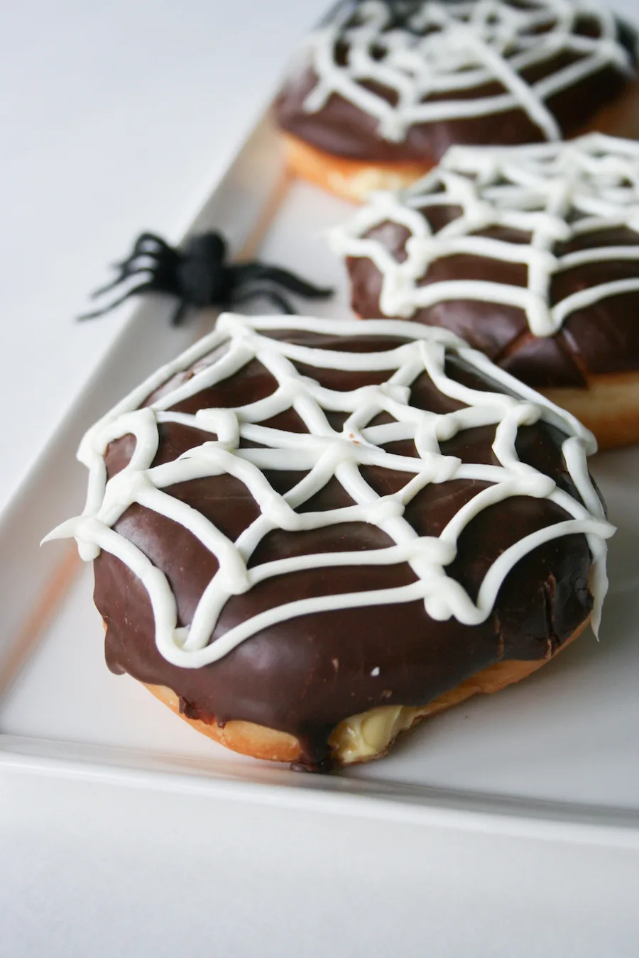 Spiderweb Donuts // 13 Nights of Donuts // Legal Miss Sunshine