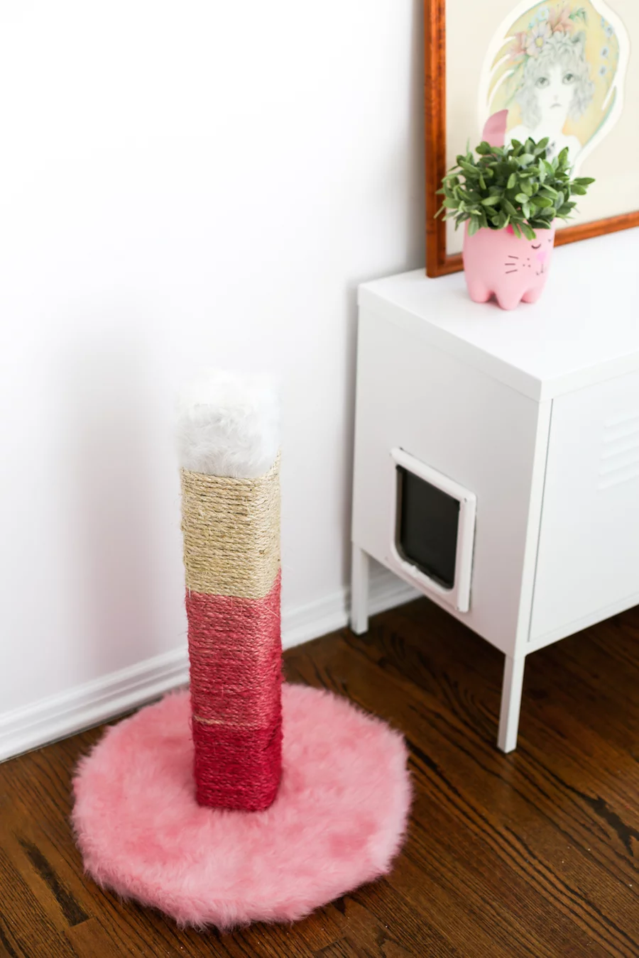 Hate the brown, ugly cat scratching posts? DIY one! And make it pink ombre! // saltycanary.com