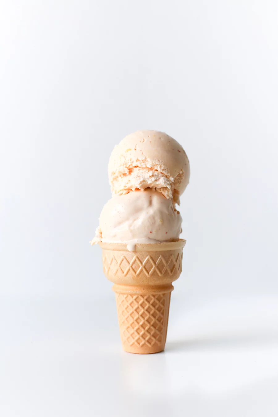 Do you like to add sriracha to everything? Put it in your ice cream! This Sriracha ice cream sounds crazy, but it is so creamy and surprisingly so good, but with a hot, hot, hot aftertaste! 