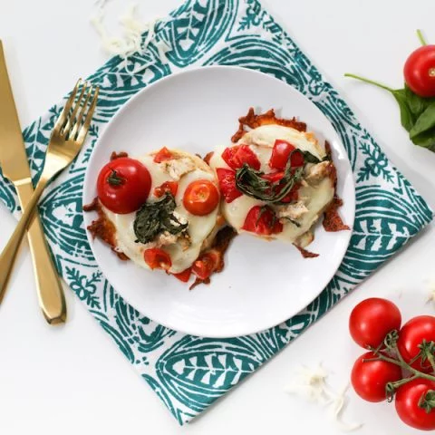 Make these tomato-loaded pizettes and freeze them to heat up on those busy weeknights! // saltycanary.com