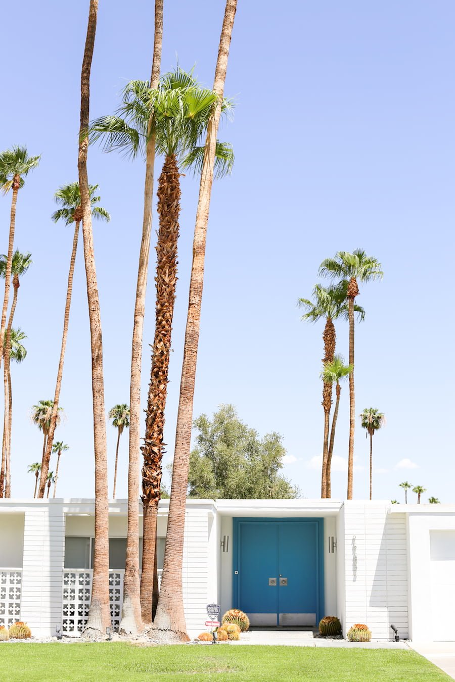 Take a Palm Springs Door Tour to see all the bright & colorful midcentury modern front doors, Instagram Photos, Insta-worthy, Driving Tour, Architecture Tour, Weekend Trip, Palm Springs Guide, Travel Guide, What to do in Palm Springs, Walking Door, Photo Tour, That Pink Door Address, Free Printable Map, Salty Canary 