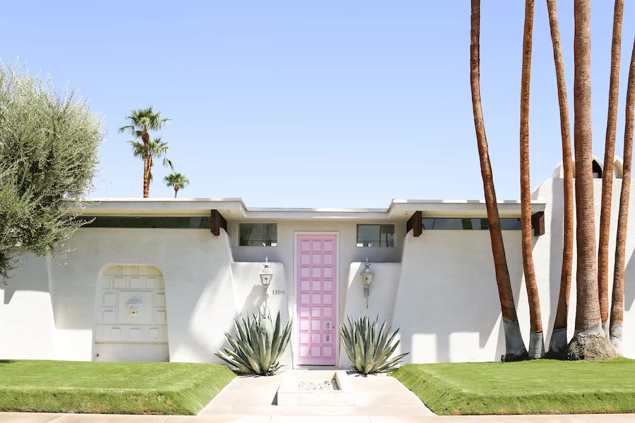 Take a Palm Springs Door Tour to see all the bright & colorful midcentury modern front doors, Instagram Photos, Insta-worthy, Driving Tour, Architecture Tour, Weekend Trip, Palm Springs Guide, Travel Guide, What to do in Palm Springs, Walking Door, Photo Tour, That Pink Door Address, Free Printable Map, Salty Canary 