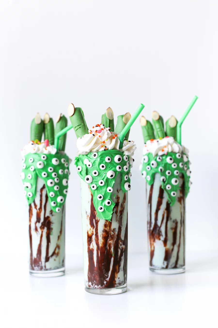 Spooky Halloween Milkshakes - The Witches' Brew // Salty Canary