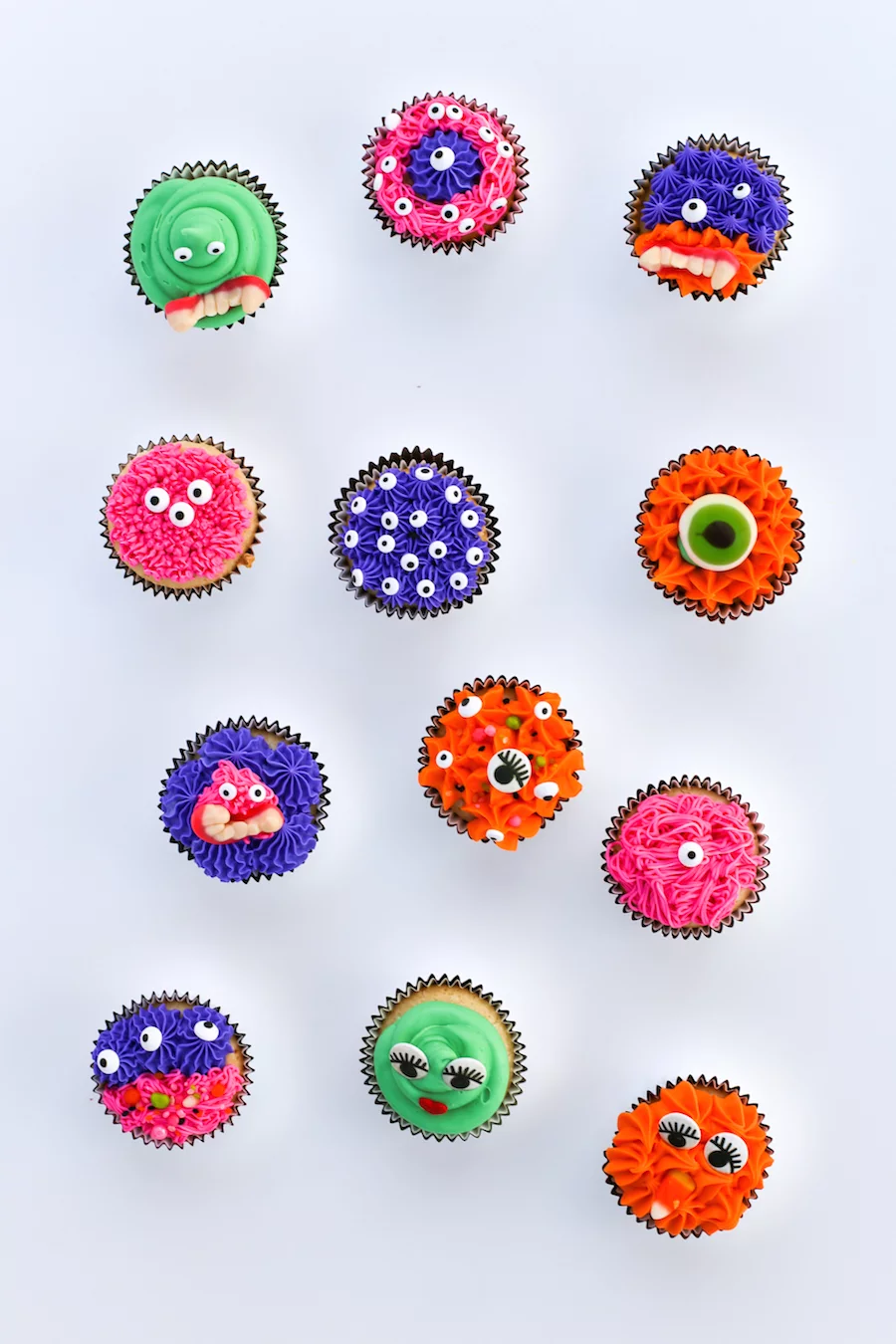 Set up a Decorate-It-Yourself Halloween Monster Cupcake Station at your Halloween party! // Salty Canary