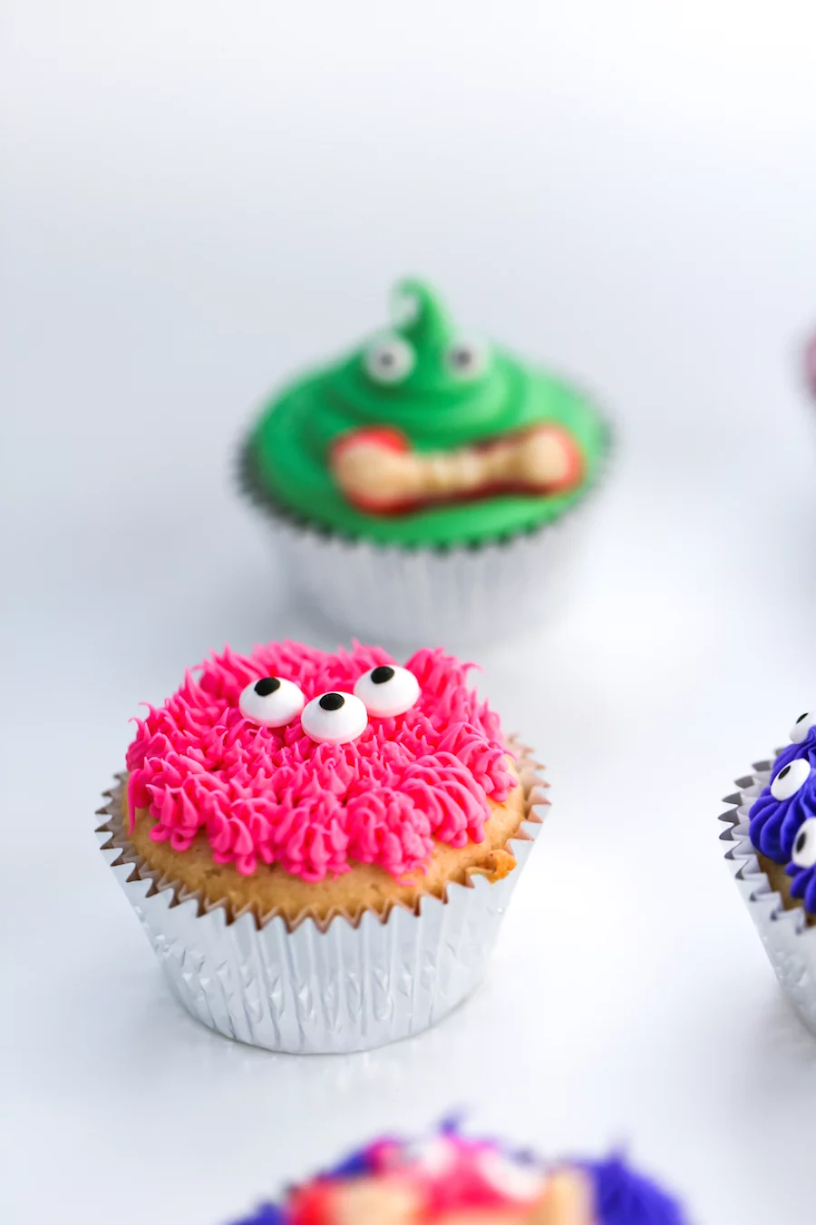 Set up a Decorate-It-Yourself Halloween Monster Cupcake Station at your Halloween party! // Salty Canary