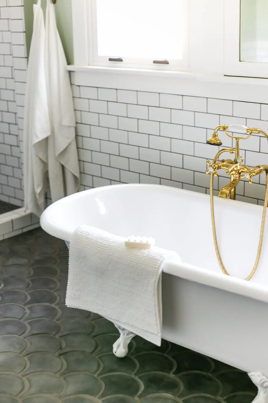 How to Give Your Bathroom the Spa Treatment // Salty Canary 