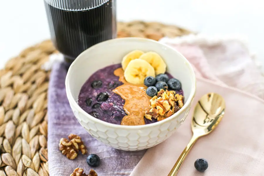 Blueberry Banana Oatmeal // Salty Canary